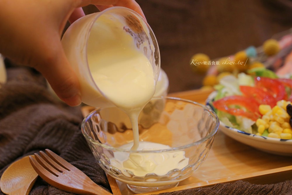 台中善酸奶｜超濃郁的酸奶酪每一口都令人回味再三，輕鬆入菜沙拉、果汁、沾麵包都適合