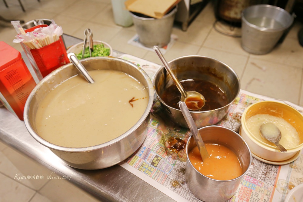 彰化肉粽和｜彰化人標準吃法彎月型香腸尬肉圓、肉粽跟碗粿一次滿足