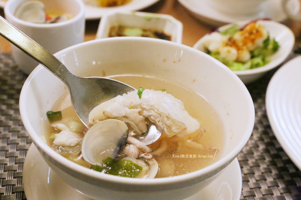 台南香格里拉飯店五星級Café buffet自助吧現煮魚湯海鮮湯