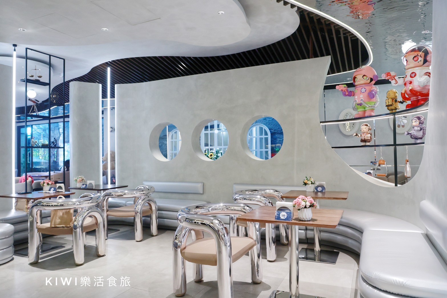 台中南屯茶馬司訪山茶店，月球為主題咖啡館，茶館裏滷味小吃、茶品品茗、像迷你版春水堂