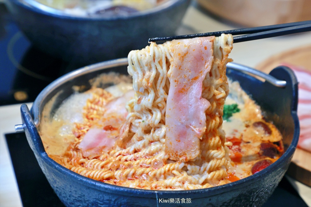 台中火鍋推薦饗點鍋精緻鍋物台中文心店｜火鍋吃到飽餐廳，雙龍霸王霸王海陸拼盤霸氣又好吃！