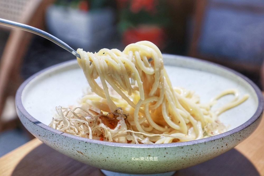 里美食吾庶uSu cafe.埔里早午餐推薦烤飯糰套餐.舒肥雞胸肉味噌義大利麵.下午茶甜點.kiwi樂活食旅部落客推薦埔里美食早午餐