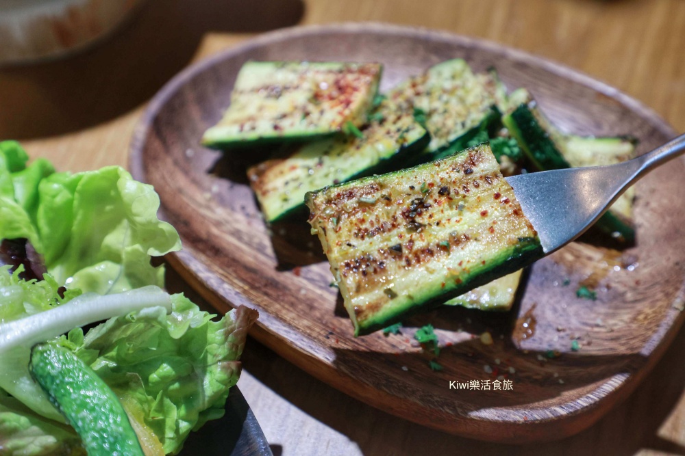 里美食吾庶uSu cafe.埔里早午餐推薦烤飯糰套餐.舒肥雞胸肉味噌義大利麵.下午茶甜點.kiwi樂活食旅部落客推薦埔里美食早午餐