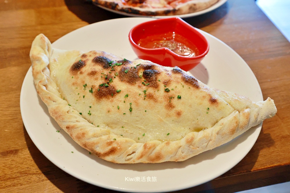 台中美食推薦角度義棧Pizzeria l'angolo台中義式餐廳.半月餃.手工披薩.披薩餃.野豬騎士手工披薩.kiwi樂活食旅部落客推薦台中道地義式餐廳