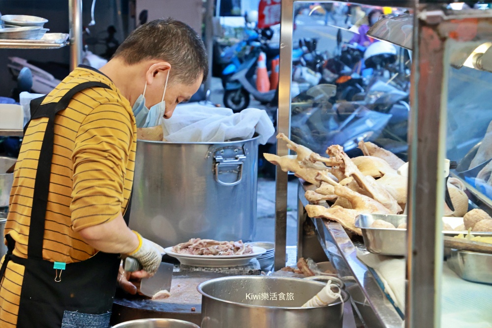 台中阿川鵝肉｜台中西區向上市場周邊美食人氣老店，推鵝肉盤、乾麵