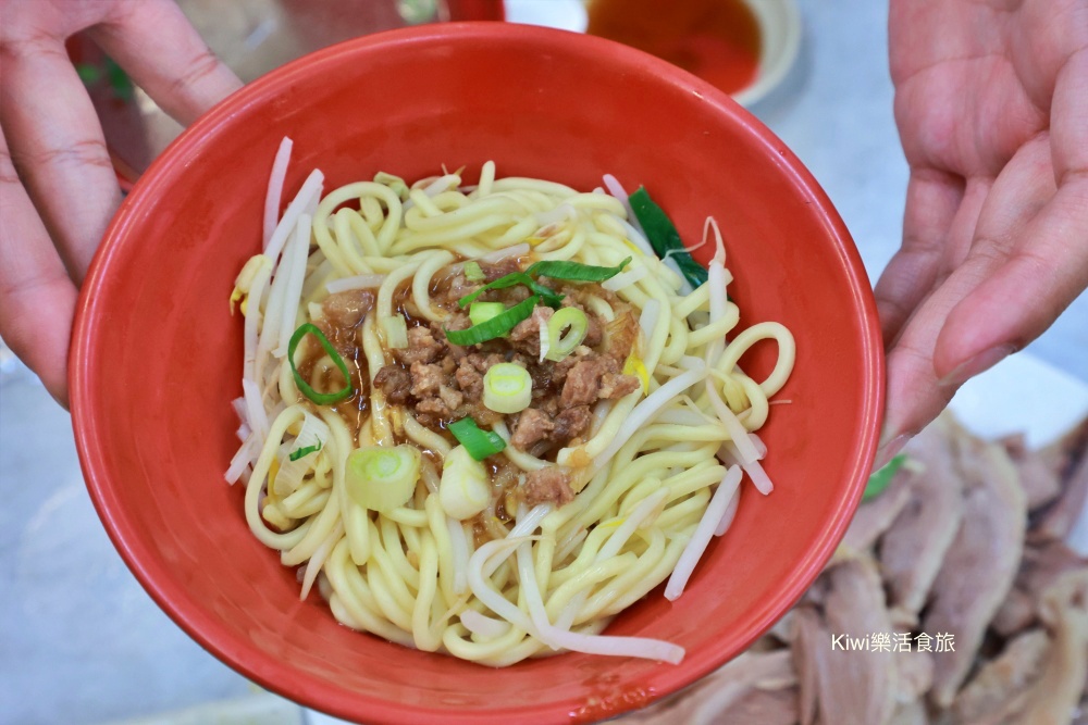 台中阿川鵝肉｜台中西區向上市場周邊美食人氣老店，推鵝肉盤、乾麵