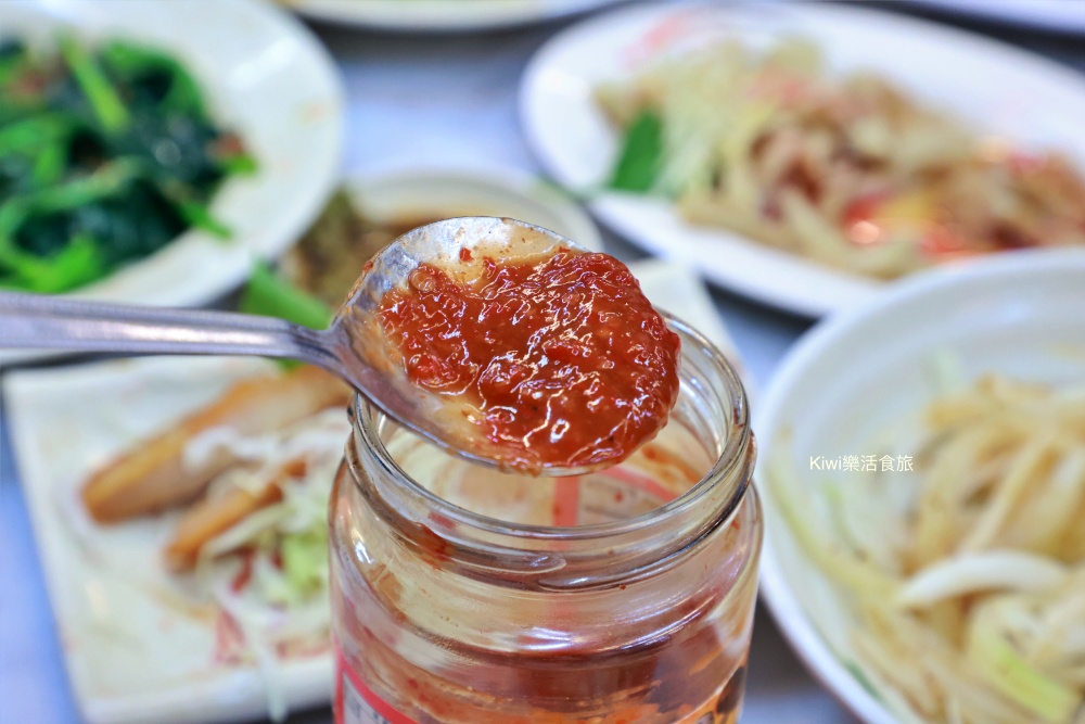 台中阿川鵝肉｜台中西區向上市場周邊美食人氣老店，推鵝肉盤、乾麵