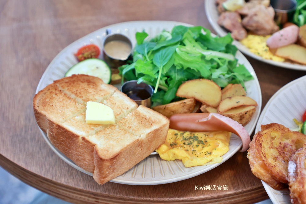 台中美食小家山食.台中西區人氣早午餐.台中科博物館周邊美食.kiwi樂活食旅部落客推薦台中隱藏版早午餐