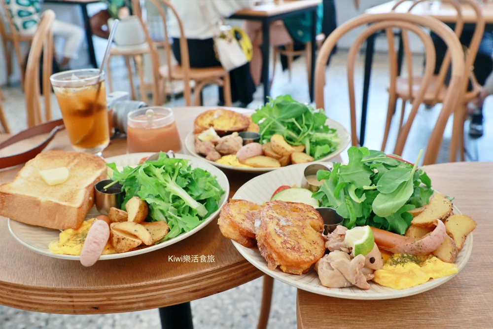 台中美食小家山食｜台中西區人氣早午餐，台中美食推薦秘製醬燒雞肉法式吐司，台中科博館周邊美食