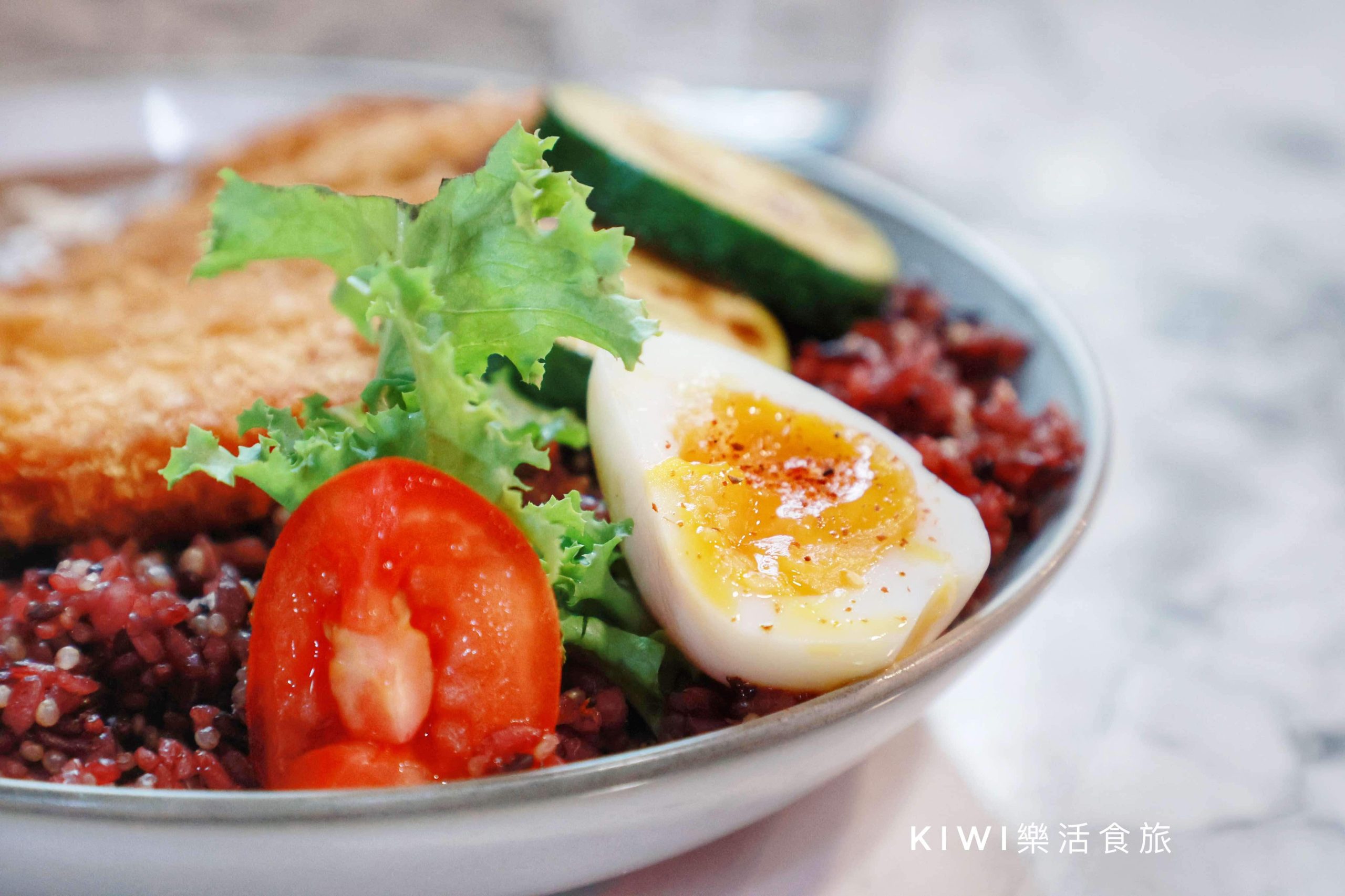 南投埔里肆盒院早午餐｜貨櫃屋網美餐廳，日式里肌炸豬排飯.松露奶油舒肥煎牛排份量足餐點也精緻好吃！