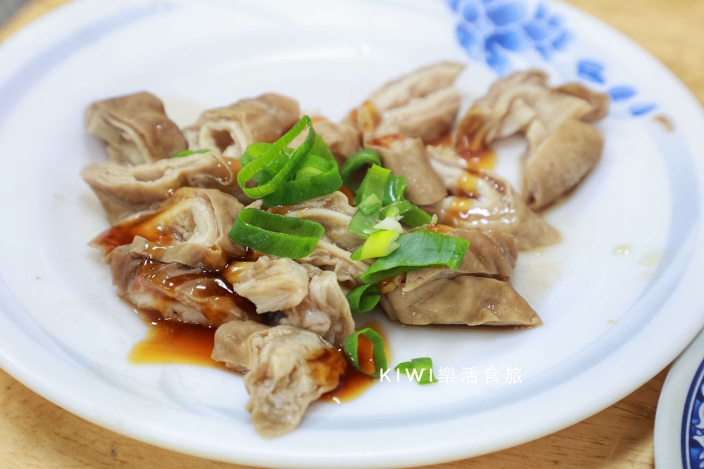 埔里亞標小吃部.南投埔里小吃老饕推薦CP值很高的水餃.牛肉麵.各樣小菜.kiwi樂活食旅部落客推薦埔里在地美食