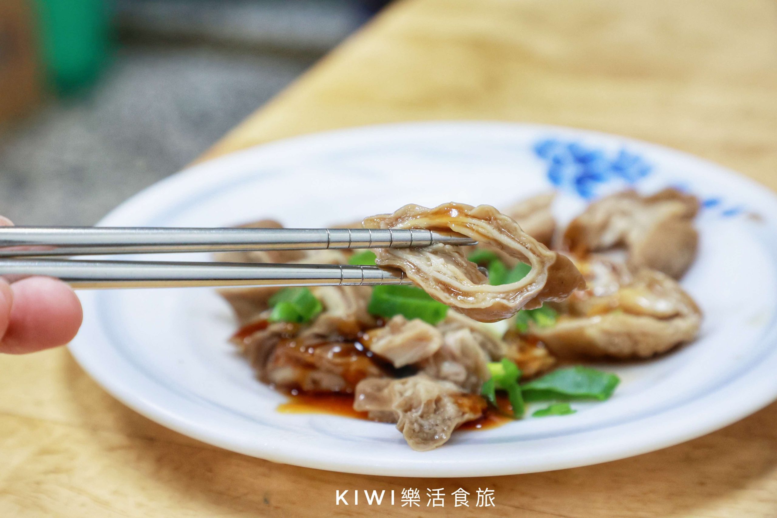 埔里亞標小吃部.南投埔里小吃老饕推薦CP值很高的水餃.牛肉麵.各樣小菜.kiwi樂活食旅部落客推薦埔里在地美食