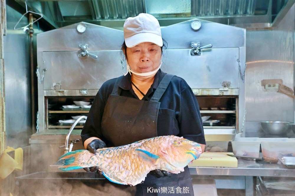 台中潮港城太陽百匯｜釜山海鮮季海鮮直送海味滿滿，上百道異國料理大推生魚片.海鮮.韓式.港式料理～四人同行送巨無霸檸檬泰國蝦