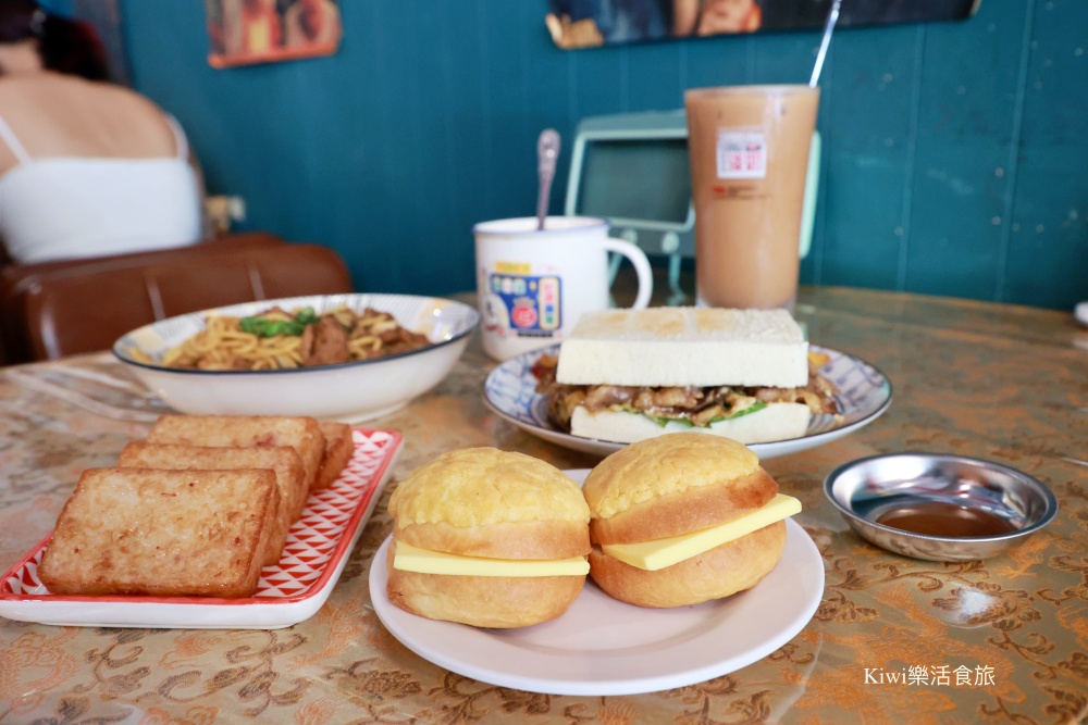 台中港嚼良好早餐店｜台中西區巷弄排隊美食，復古茶餐廳早餐平價美食大推薦！近勤美綠園道、模範市場