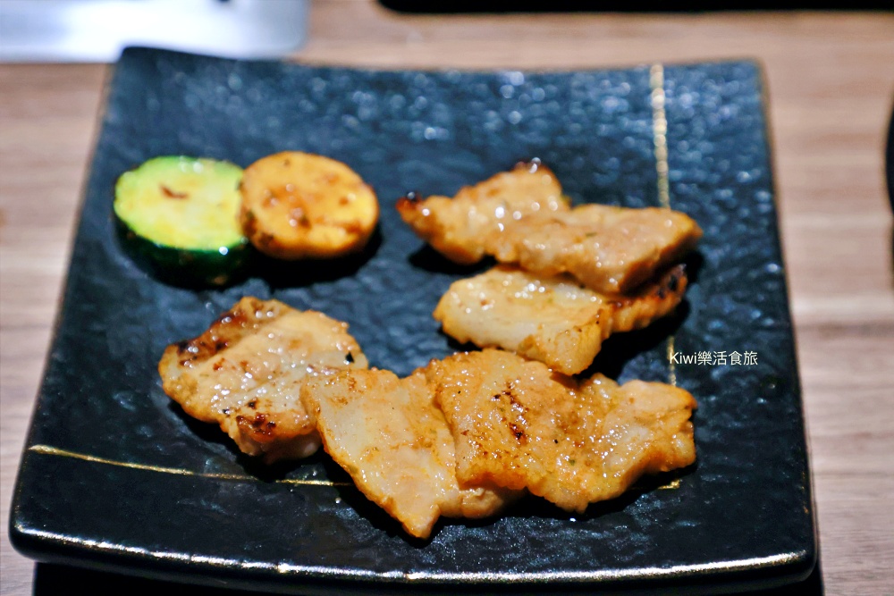 台中美食札卡燒肉逢甲店.台中燒肉平價CP值很高的燒肉店.近逢甲商圈美食.台中燒肉個人套餐.kiwi樂活食旅部落客推薦台中燒肉逢甲夜市旁