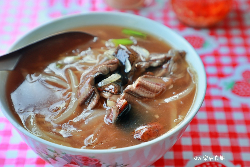 雲林北港鱔魚麵.北港美食小吃推薦光明鱔魚麵.隱藏北港朝天宮周邊巷弄美食.北港美食.北港生炒鱔魚.kiwi樂活食旅推薦雲林北港小吃