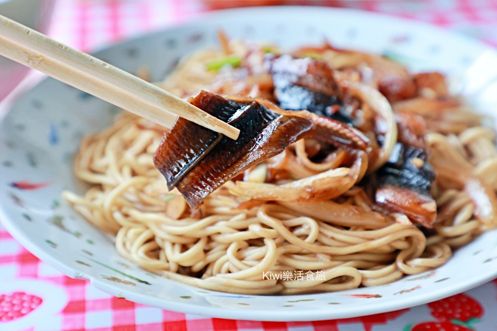 雲林北港鱔魚麵｜北港美食小吃推薦光明鱔魚麵，隱藏北港朝天宮周邊巷弄美食，乾鱔魚麵、鱔魚麵羹都好好吃！