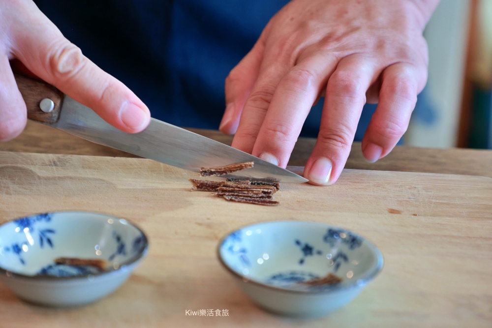 台中美食Douzi美術站咖啡館.台中西區碗公裝咖啡尬私房老菜脯絕妙組合.台中單品咖啡.烘豆.kiwi樂活食旅部落客推薦台中老宅咖啡館