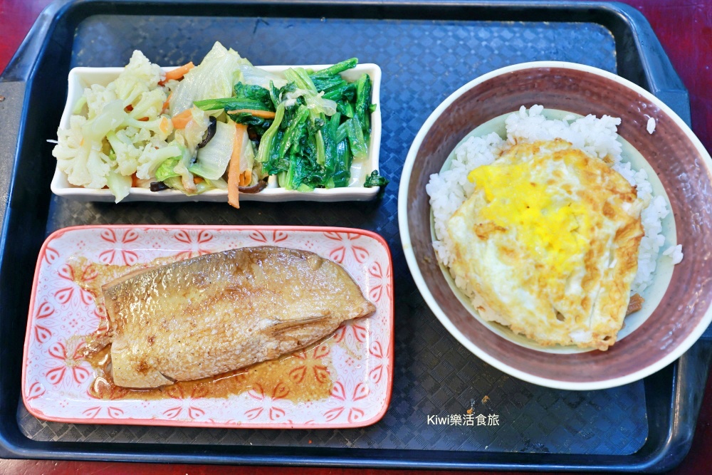 台中北區財神爺魯肉飯(漢口店).生日想吃豬腳來這.爌肉飯.燒肉飯都很讚.kiwi樂活食旅部落客推薦台中北區美食財神爺礦肉飯滷肉飯