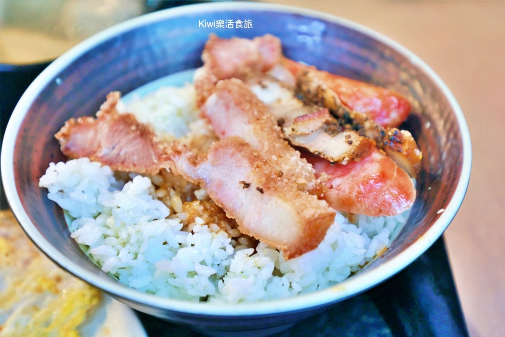 台中北區財神爺魯肉飯(漢口店).生日想吃豬腳來這.爌肉飯.燒肉飯都很讚.kiwi樂活食旅部落客推薦台中北區美食財神爺礦肉飯滷肉飯