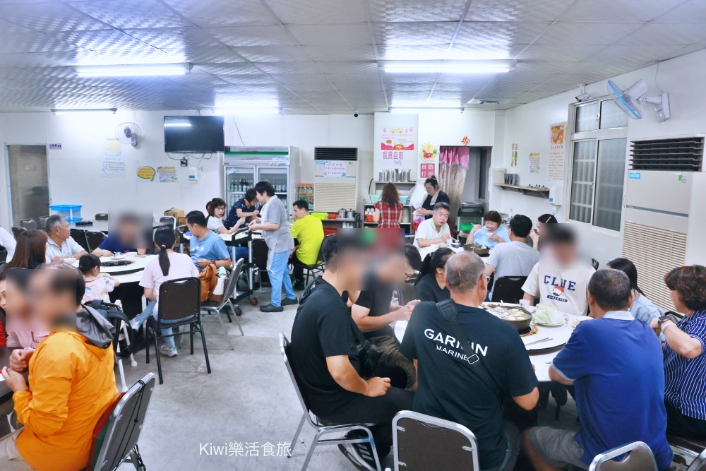 台中廣式養生功夫雞.台中美食椰子雞超厲害.隱藏田野間超人氣餐廳.大推原味椰子雞.招牌廣東白切雞.台中火鍋推薦.台中餐廳推薦.台中聚會尾牙推薦.台中家庭聚餐推薦.台中南屯餐廳.南屯餐廳.kiwi樂活食旅部落客推薦台中美食餐廳