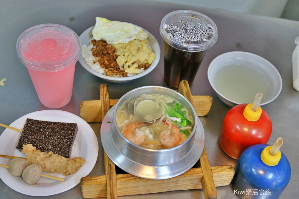 彰化市美食白鳥餐點店｜學生時期的回憶小吃，必點滷肉飯加半熟蛋.關東煮.鍋燒意麵.草莓牛奶，彰商美食商圈