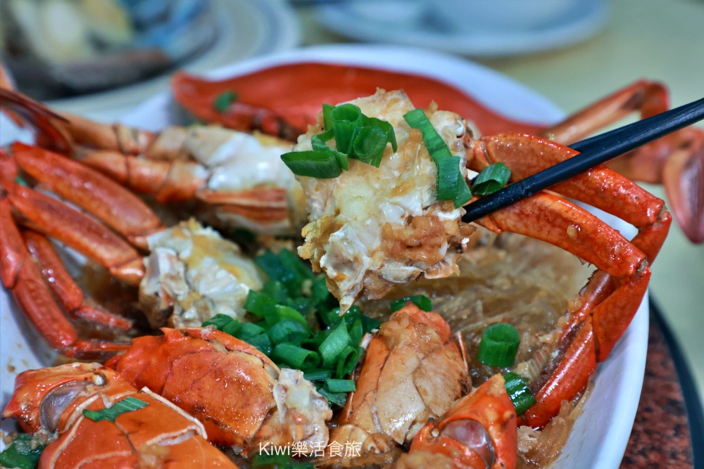 台中美食推薦大祥海鮮燒鵝餐廳，2025年菜外帶推薦台中必吃活海鮮餐廳有蒜香蒸大沙公.粽香栗子排骨.老酒海大蝦.清蒸龍虎斑.海鮮卷拼米糕.日式胡麻九孔鮑.何首烏燉全雞.kiwi樂活食旅推薦台中年菜外帶超值美食