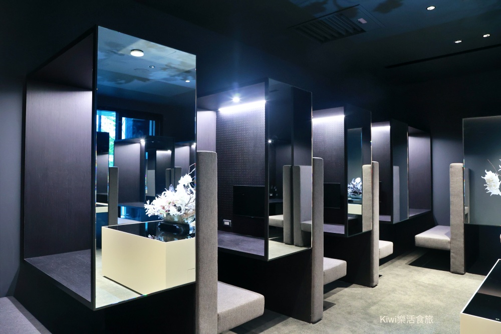 台中蔦屋書店台中老佛爺店|SHARE LOUNGE共享空間最低180元起~結合閱讀x藝術x社交 kiwi樂活食旅部落客推薦台中北區最美的書店景點推薦蔦屋書店TSUTAYA BOOKSTORE台中老佛爺店.獨家SHARE LOUNGE共享空間.日本精品咖啡品牌ONIBUS COFFEE.草悟道周邊美食景點.台中科博館美食景點.台中景點.台中市內景點