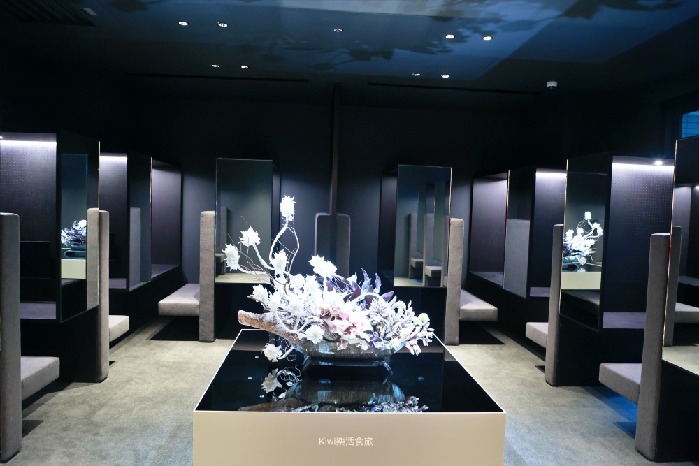 台中蔦屋書店台中老佛爺店|SHARE LOUNGE共享空間最低180元起~結合閱讀x藝術x社交 kiwi樂活食旅部落客推薦台中北區最美的書店景點推薦蔦屋書店TSUTAYA BOOKSTORE台中老佛爺店.獨家SHARE LOUNGE共享空間.日本精品咖啡品牌ONIBUS COFFEE.草悟道周邊美食景點.台中科博館美食景點.台中景點.台中市內景點