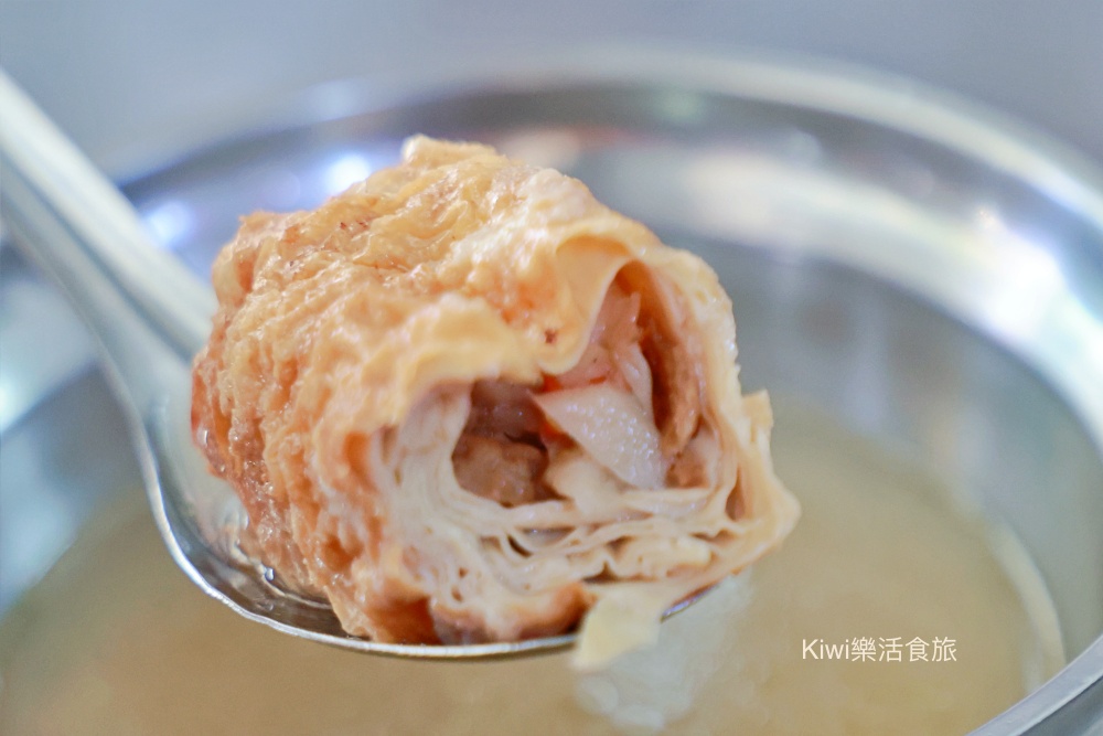 彰化素食車路口素食麵|彰化市清爽素食,乾麵加綜合湯飽足!近三民市場周邊美食 彰化素食車路口素食麵|彰化市清爽素食,乾麵加綜合湯飽足!近三民市場周邊美食