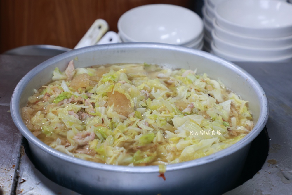 北斗美食宮前阿美高麗菜飯.彰化北斗小吃推薦古早味高麗菜飯搭配肉皮.小菜.kiwi樂活食旅推薦北斗小吃美食