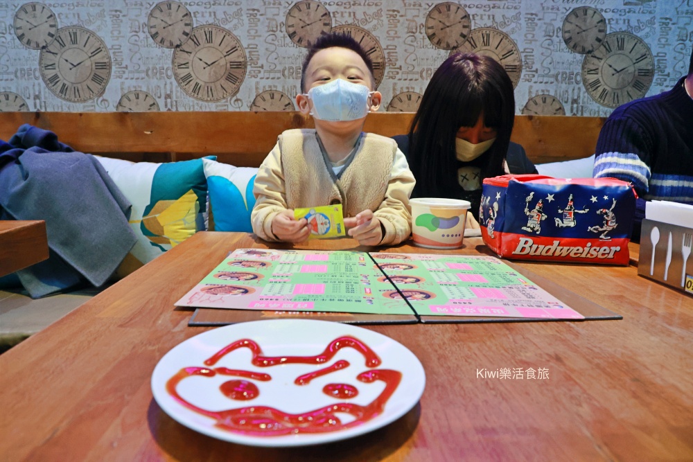 彰化史堤克牛排金馬店.kiwi樂活食旅部落客推薦彰化在地平價牛排.彰化市美食推薦羽下牛排質量好.專人桌邊服務.自助吧無限暢飲.彰化聚會餐廳.近彰化王田交流道周邊美食