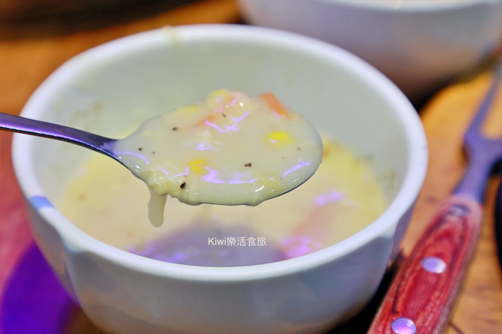 彰化史堤克牛排金馬店.kiwi樂活食旅部落客推薦彰化在地平價牛排.彰化市美食推薦羽下牛排質量好.專人桌邊服務.自助吧無限暢飲.彰化聚會餐廳.近彰化王田交流道周邊美食
