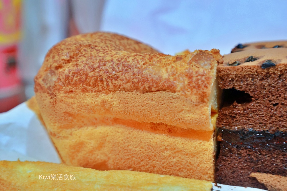 kiwi樂活食旅推薦鹿港美食推薦凱記鹿港現烤蛋糕.彰化鹿港隱藏版伴手禮推薦原味古早味蛋糕、帕瑪森起司、爆漿巧克力口味.鹿港古早味蛋糕.鹿港伴手禮推薦