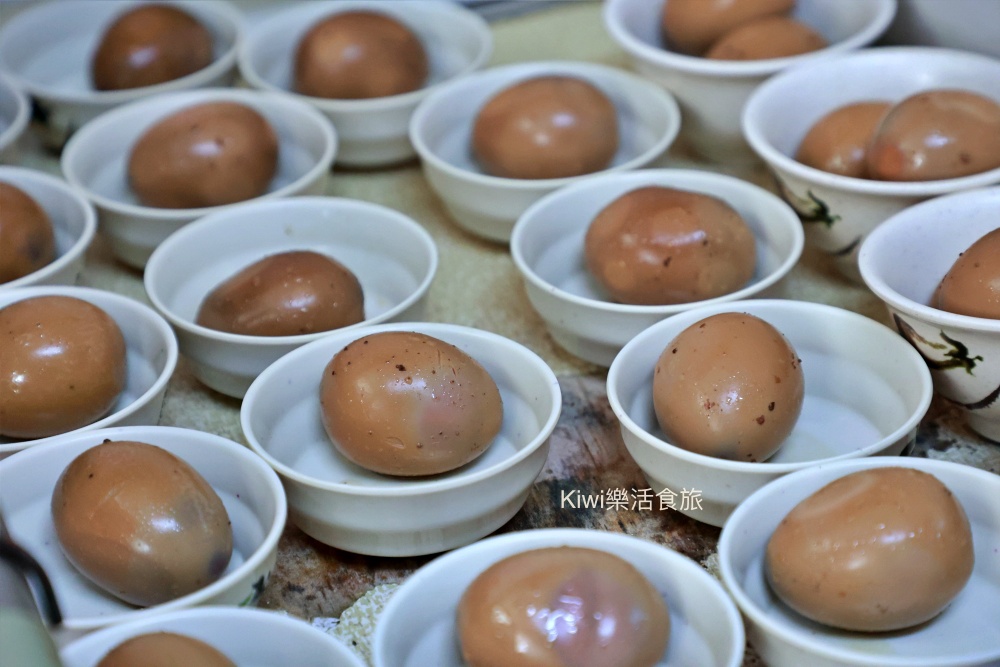 kiwi樂活食旅推薦台中美食上海未名酸梅湯麵點,台中中區美食推薦米其林必比登連四年.道地上海麵食老字號.排骨麵.牛肉麵.炸醬麵.雪裡紅.酸梅湯.近台中火車站周邊美食.台中小吃