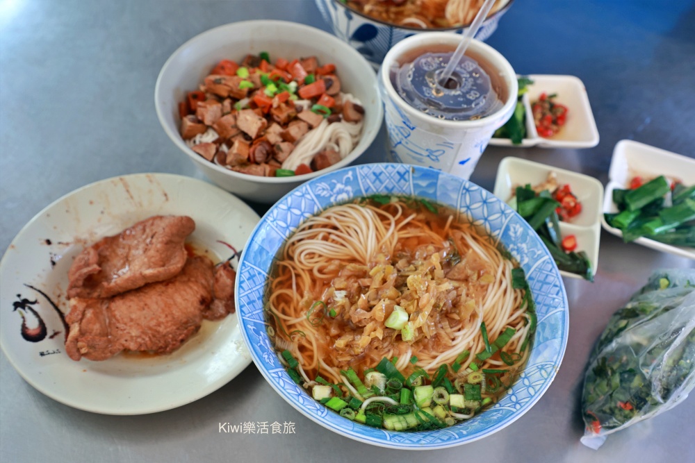 kiwi樂活食旅推薦台中美食上海未名酸梅湯麵點,台中中區美食推薦米其林必比登連四年.道地上海麵食老字號.排骨麵.牛肉麵.炸醬麵.雪裡紅.酸梅湯.近台中火車站周邊美食.台中小吃