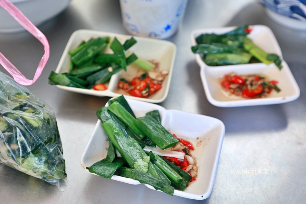 kiwi樂活食旅推薦台中美食上海未名酸梅湯麵點,台中中區美食推薦米其林必比登連四年.道地上海麵食老字號.排骨麵.牛肉麵.炸醬麵.雪裡紅.酸梅湯.近台中火車站周邊美食.台中小吃