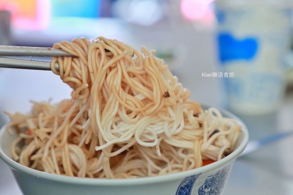 kiwi樂活食旅推薦台中美食上海未名酸梅湯麵點,台中中區美食推薦米其林必比登連四年.道地上海麵食老字號.排骨麵.牛肉麵.炸醬麵.雪裡紅.酸梅湯.近台中火車站周邊美食.台中小吃