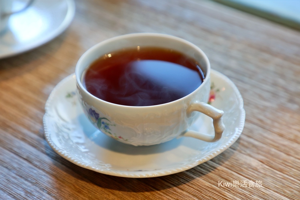 台中西區yosano与謝野珈琲｜西區美食推薦單品虹吸咖啡、精品咖啡