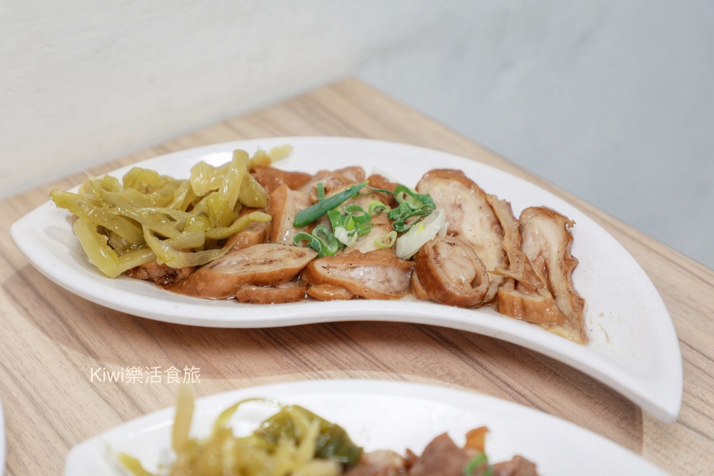 彰化美食陳家大小姐｜彰化市大埔路美食燉露湯料多實在.麵食.各樣功夫小菜～傳承古早味老手藝！