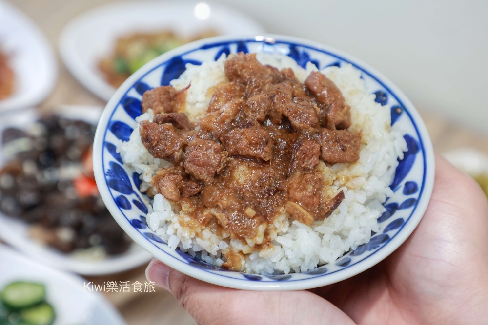 彰化美食陳家大小姐｜彰化市大埔路美食燉露湯料多實在.麵食.各樣功夫小菜～傳承古早味老手藝！