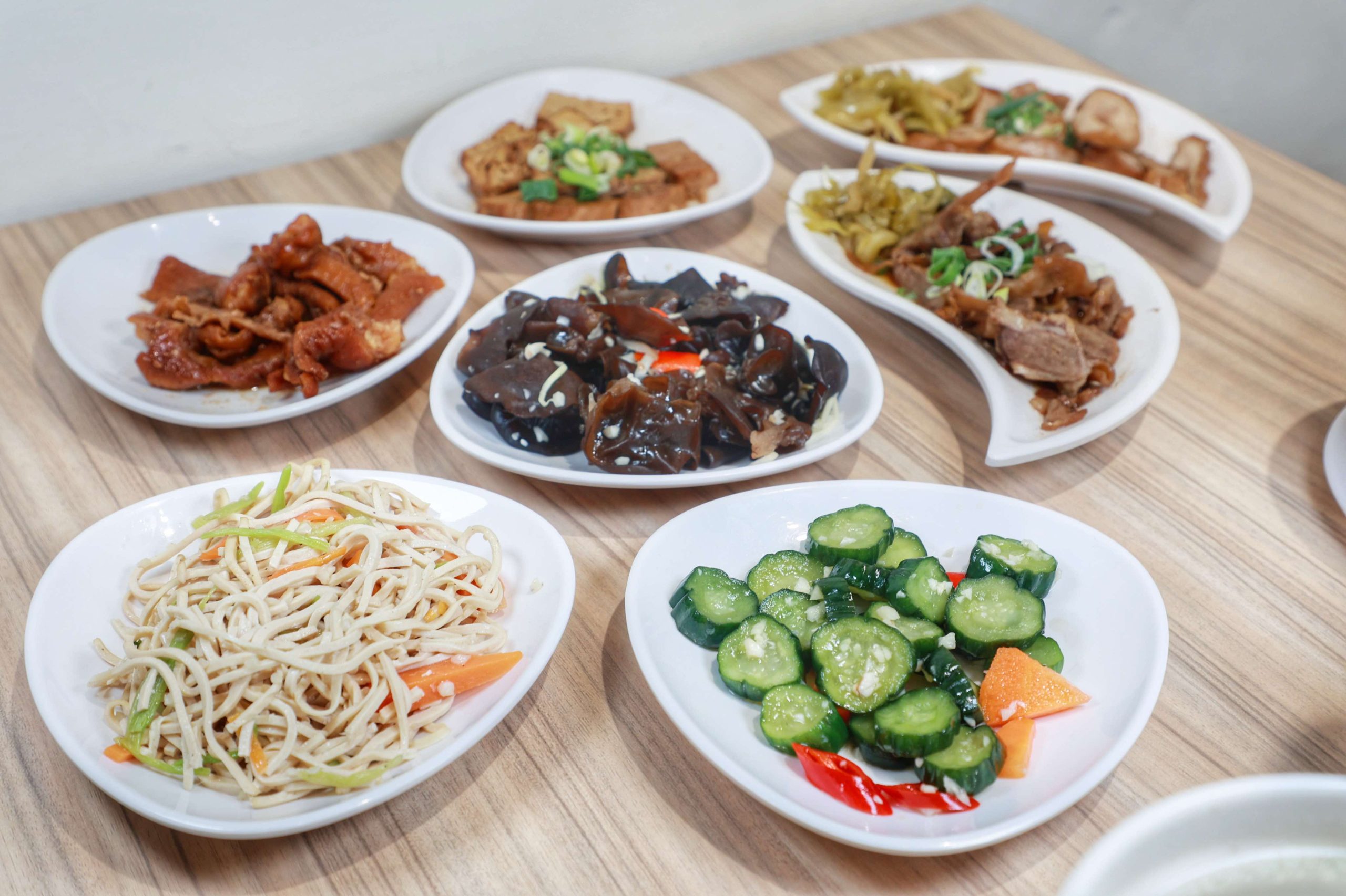 彰化美食陳家大小姐｜彰化市大埔路美食燉露湯料多實在.麵食.各樣功夫小菜～傳承古早味老手藝！