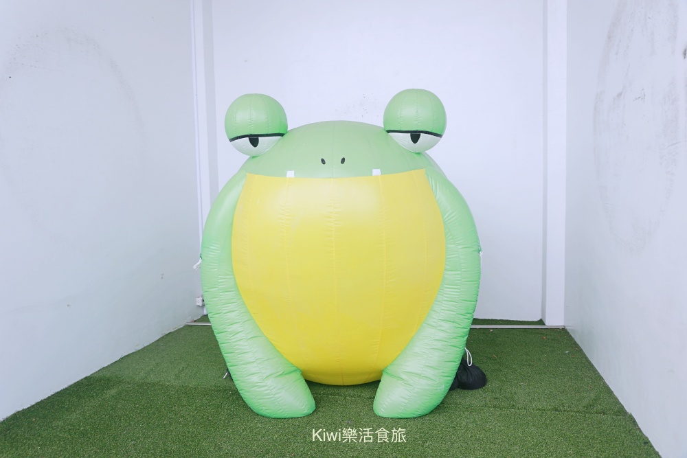 南投新景點日月町複合式商場|埔里日月潭最美的休息站,純白系韓風TSUTAYA BOOKSTORE.網美打卡熱點.南投超強隱藏景點美食~國六愛蘭出口交流道下 南投新景點推薦日月町複合式商場.南投埔里景點日月潭最美的休息站.純白系韓風TSUTAYA BOOKSTORE.網美打卡熱點.南投超強隱藏景點美食.南投美食.南投咖啡館.國六愛蘭出口交流道下.日式WIRED CAFE洋食餐廳.南投在地選品伴手禮.餐車市集.文創市集.加油站.充電站.南投伴手禮.埔里伴手禮.kiwi樂活食旅部落客推薦南投好吃好玩新景點