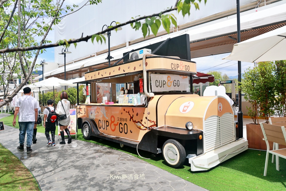 南投新景點日月町複合式商場|埔里日月潭最美的休息站,純白系韓風TSUTAYA BOOKSTORE.網美打卡熱點.南投超強隱藏景點美食~國六愛蘭出口交流道下 南投新景點推薦日月町複合式商場.南投埔里景點日月潭最美的休息站.純白系韓風TSUTAYA BOOKSTORE.網美打卡熱點.南投超強隱藏景點美食.南投美食.南投咖啡館.國六愛蘭出口交流道下.日式WIRED CAFE洋食餐廳.南投在地選品伴手禮.餐車市集.文創市集.加油站.充電站.南投伴手禮.埔里伴手禮.kiwi樂活食旅部落客推薦南投好吃好玩新景點