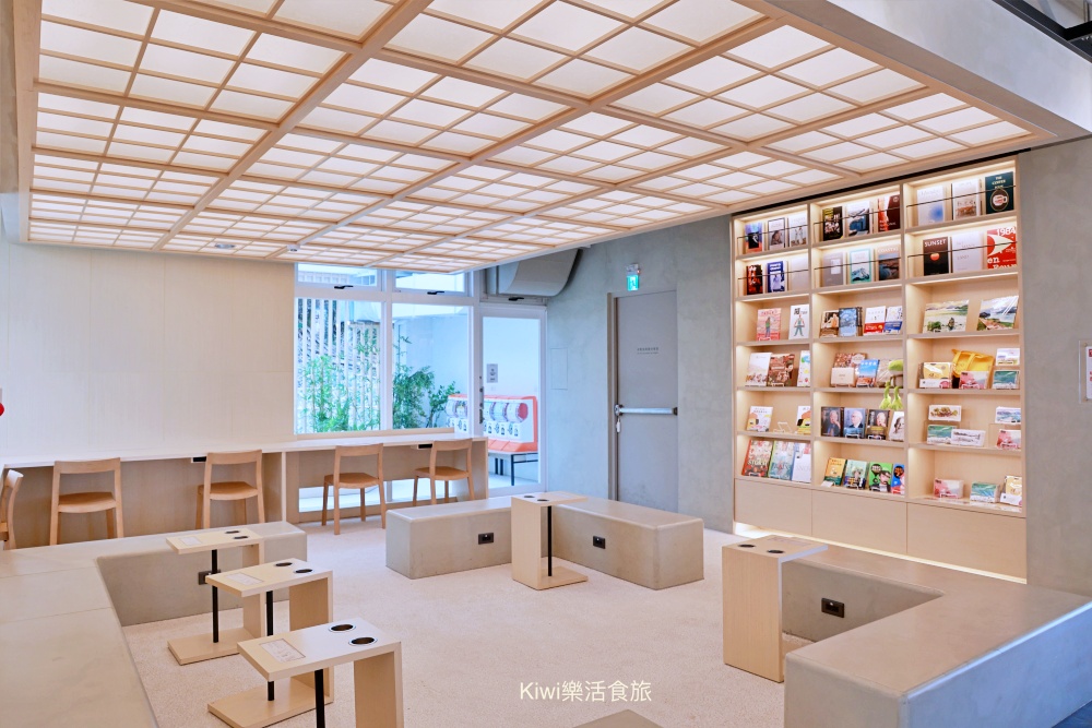 南投新景點日月町複合式商場|埔里日月潭最美的休息站,純白系韓風TSUTAYA BOOKSTORE.網美打卡熱點.南投超強隱藏景點美食~國六愛蘭出口交流道下 南投新景點推薦日月町複合式商場.南投埔里景點日月潭最美的休息站.純白系韓風TSUTAYA BOOKSTORE.網美打卡熱點.南投超強隱藏景點美食.南投美食.南投咖啡館.國六愛蘭出口交流道下.日式WIRED CAFE洋食餐廳.南投在地選品伴手禮.餐車市集.文創市集.加油站.充電站.南投伴手禮.埔里伴手禮.kiwi樂活食旅部落客推薦南投好吃好玩新景點