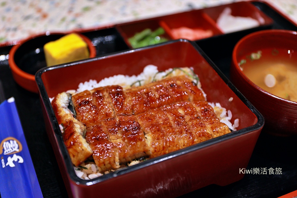 台中美食大江戶町鰻屋台中三井LaLaport店.kiwi樂活食旅部落客推薦台中東區美食鰻魚.夢幻鰻魚桶飯3吃.浦燒鰻重半尾.台中火車站周邊美食