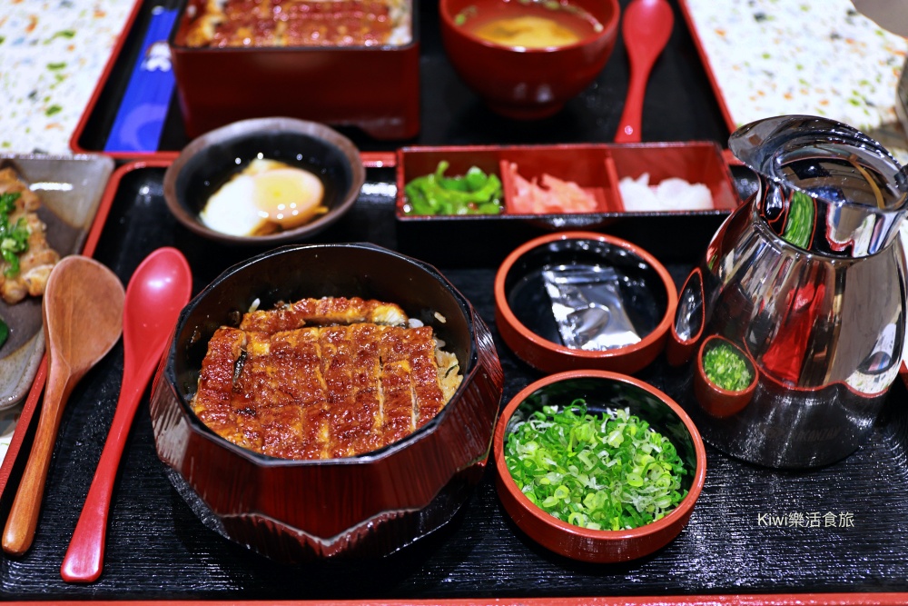 台中美食大江戶町鰻屋台中三井LaLaport店.kiwi樂活食旅部落客推薦台中東區美食鰻魚.夢幻鰻魚桶飯3吃.浦燒鰻重半尾.台中火車站周邊美食