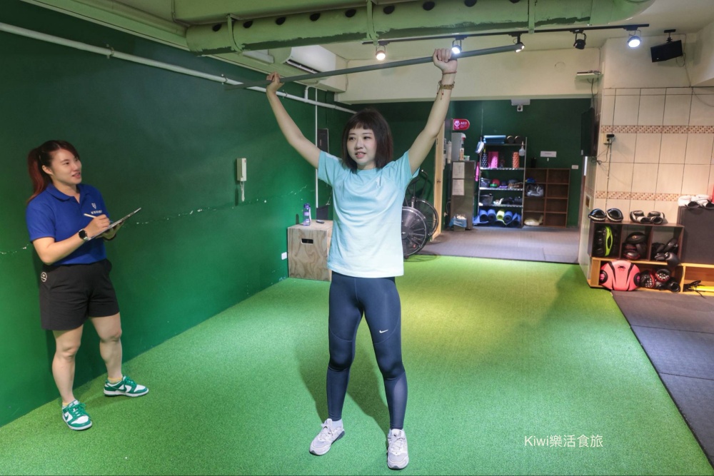 想找女性友善健身房?評價口碑最好的台南健身房.愛健身x動動好適能運動中心x好漾運動空間x倍速運動 台南健身房.台南北區健身房.台南女性 健身房.台南健身推薦不綁約.單堂教練課費用低.一對一教學.個人專屬健身課表.專屬健身教練.kiwi樂活食旅推薦台南運動健身