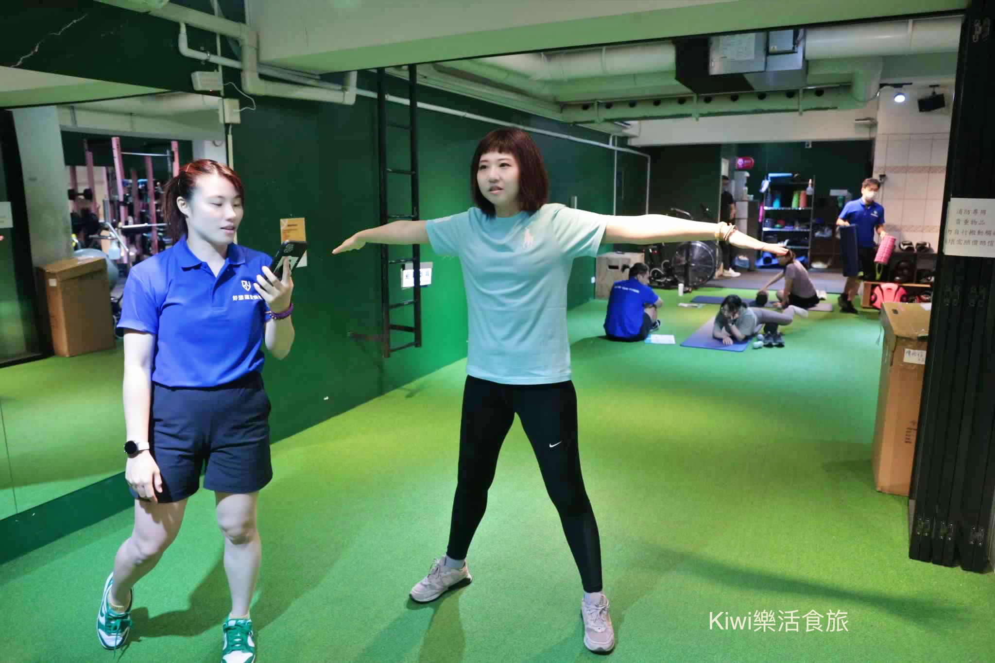 想找女性友善健身房?評價口碑最好的台南健身房.愛健身x動動好適能運動中心x好漾運動空間x倍速運動 台南健身房.台南北區健身房.台南女性 健身房.台南健身推薦不綁約.單堂教練課費用低.一對一教學.個人專屬健身課表.專屬健身教練.kiwi樂活食旅推薦台南運動健身