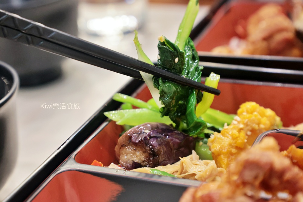 台中華泰咖啡|台中中區美食老派咖啡廳,日式簡餐、曼巴咖啡塞風煮壺出爐!近第二市場周邊美食 kiwi樂活食旅部落客推薦台中華泰咖啡.台中中區美食老派咖啡廳.日式簡餐.曼巴咖啡塞風煮壺出爐.近第二市場周邊美食.台中簡餐.台中咖啡.台中美食